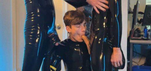 TwinkyTylerBoi another muscle stud, but ends up being the bottom bitch! I like to go somewhere warm when winter arrives. I hate cold weather.